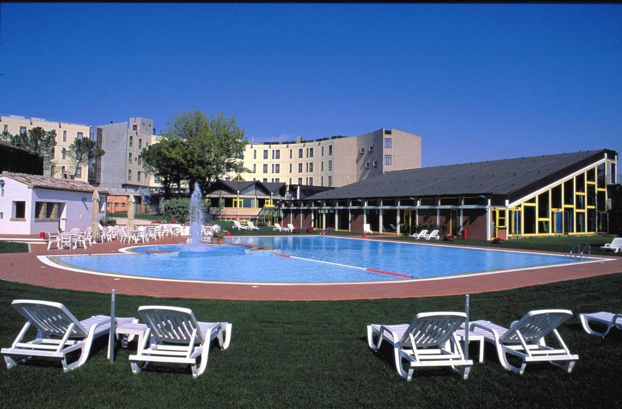Hotel Federico II เยซี ภายนอก รูปภาพ