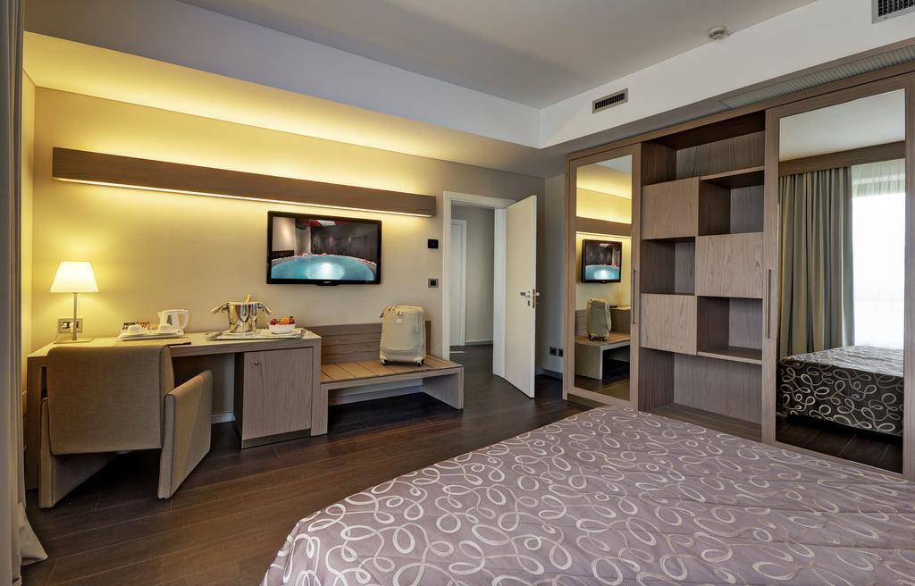 Hotel Federico II เยซี ภายนอก รูปภาพ