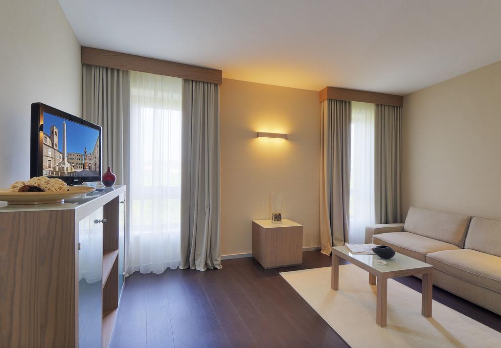 Hotel Federico II เยซี ภายนอก รูปภาพ