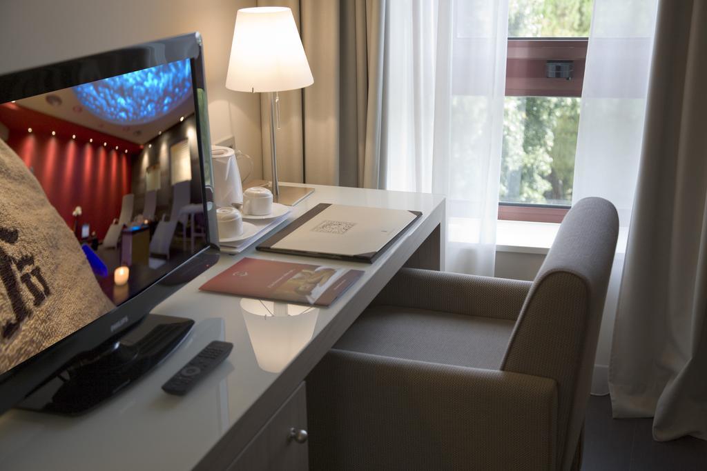 Hotel Federico II เยซี ภายนอก รูปภาพ