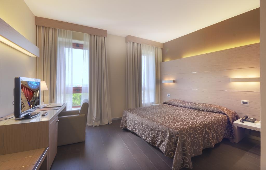 Hotel Federico II เยซี ภายนอก รูปภาพ